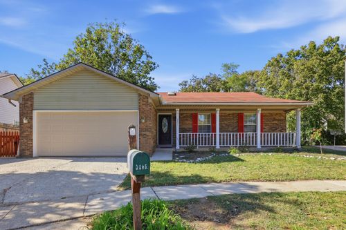 3805 Brookdale Cir, Lexington, KY, 40514-1555 | Card Image