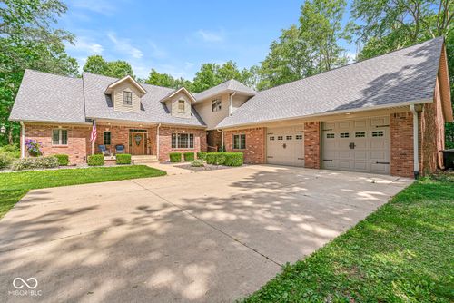 5599 N Brandywine Rd, Shelbyville, IN, 46176-8563 | Card Image