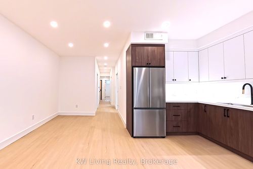 101-712 Eglinton Ave E, East York, ON, M4G2K7 | Card Image