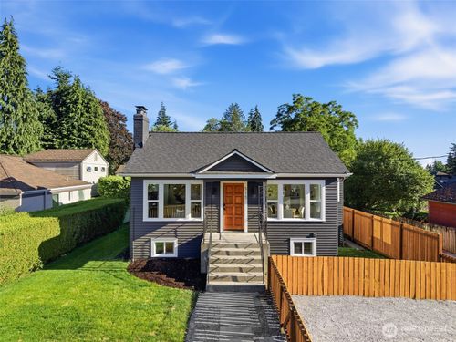 515 N 122nd St, Seattle, WA, 98133-8006 | Card Image