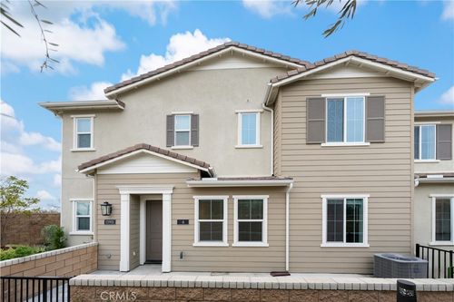 unit-6-15901 Stresa Ln, Fontana, CA, 92336-4687 | Card Image