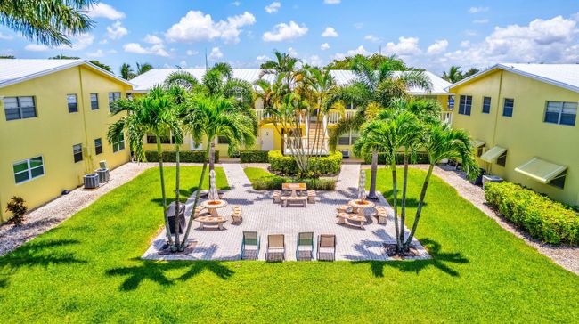 107 Sheffield E, Condo with 1 bedrooms, 2 bathrooms and null parking in West Palm Beach FL | Image 31