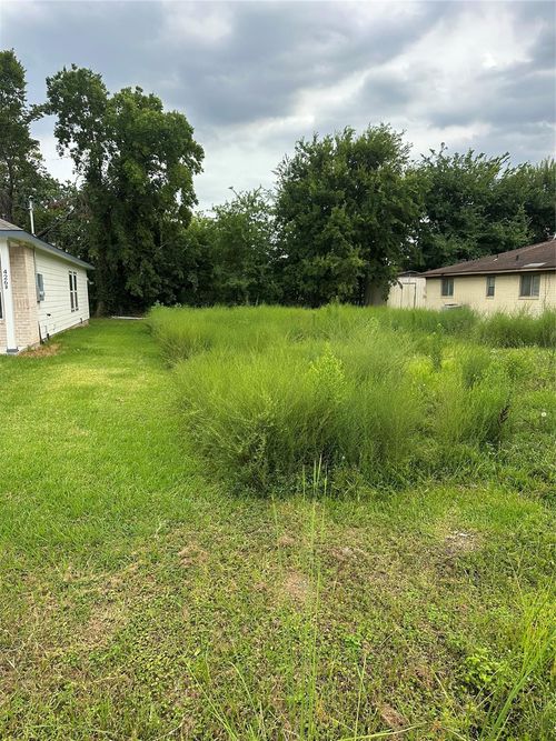 422 New Hampshire St, Houston, TX, 77029-4745 | Card Image