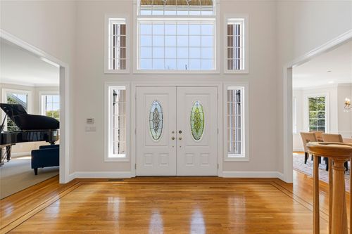 32 Stonewall Cir, West Harrison, NY, 10604-1117 | Card Image