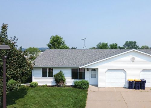 580 Burton Cir, Ellsworth, WI, 54011-5072 | Card Image