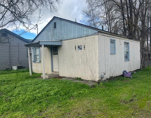 844 W Stewart Avenue, Medford, OR, 97501 | Card Image