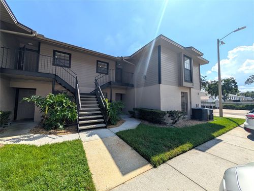 e203-4007 Ashford Green Pl, TAMPA, FL, 33613-4960 | Card Image