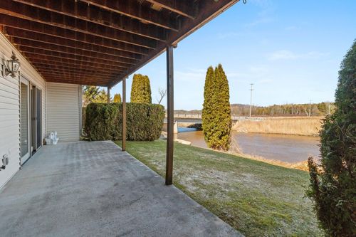 2121 45th St, Two Rivers, WI, 54241-1172 | Card Image