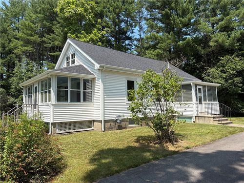 52 Carpenter St, Seekonk, MA, 02771-1105 | Card Image