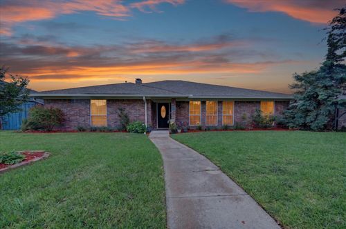 611 Harvest Glen Dr, Richardson, TX, 75081-5643 | Card Image