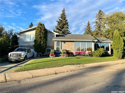 502 101st Street, North Battleford, SK, S9A0Y6 | Card Image