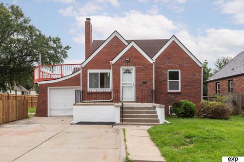 2703 Crown Point Ave, Omaha, NE, 68111-1328 | Card Image