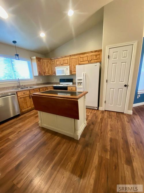 1146 Curlew Dr, Ammon, ID, 83406-4760 | Card Image