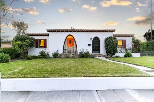 233 N Sparks St, Burbank, CA, 91506-2179 | Card Image
