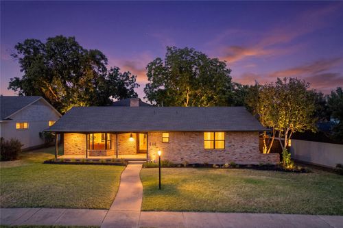 846 Creekridge Dr, Dallas, TX, 75218-2205 | Card Image
