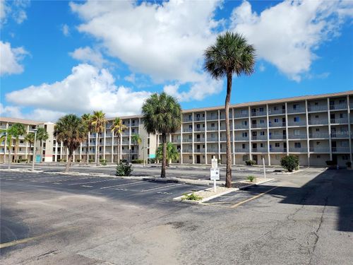 k111-3520 Lake Bayshore Dr, Bradenton, FL, 34205-5153 | Card Image