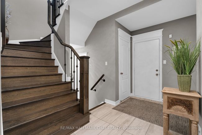383 Hewitt Cir, House other with 3 bedrooms, 3 bathrooms and 4 parking in Newmarket ON | Image 7