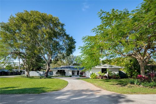 8445 Sw 158th St, Palmetto Bay, FL, 33157-2179 | Card Image