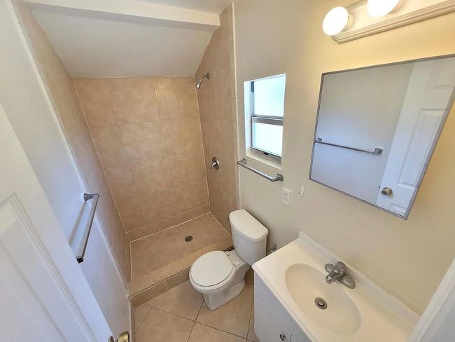 4700 Ne 14 Th Ave, House other with 3 bedrooms, 2 bathrooms and null parking in Pompano Beach FL | Image 6