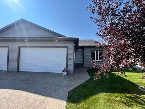 21 Fairway Village, Taber, AB, T1G1G2 | Card Image