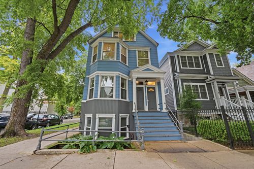 2135 W Barry Ave, Chicago, IL, 60618-8267 | Card Image