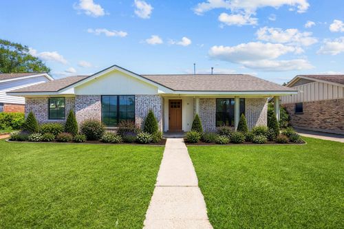 6730 Lindyann Ln, Houston, TX, 77008-5133 | Card Image