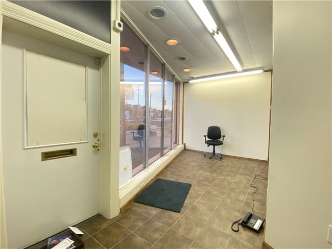 Reception/Foyer area left side | Image 24