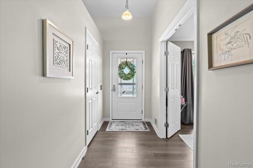 657 Woodside Dr, Milford, MI, 48381-1691 | Card Image