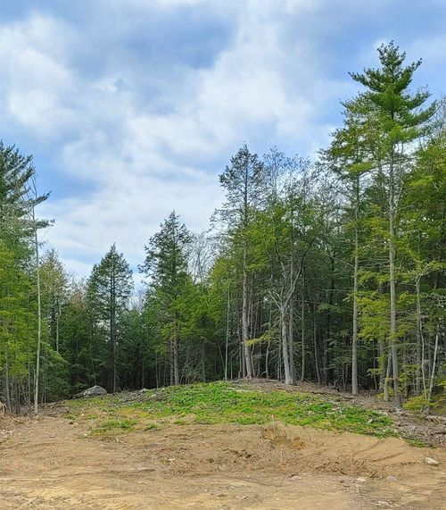 18 Blaisdell Ct, Raymond, NH, 03077-2042 | Card Image