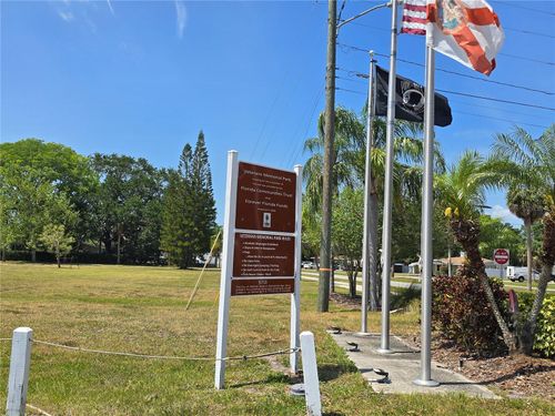 315 Shore Dr E, OLDSMAR, FL, 34677-3915 | Card Image