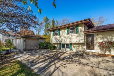 6262 Janes Avenue, House other with 3 bedrooms, 1 bathrooms and 1 parking in Downers Grove IL | Image 1