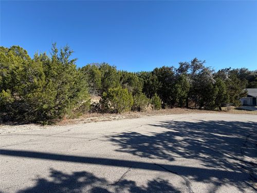 5001 Arrowhead Dr, Lago Vista, TX, 78645-6084 | Card Image