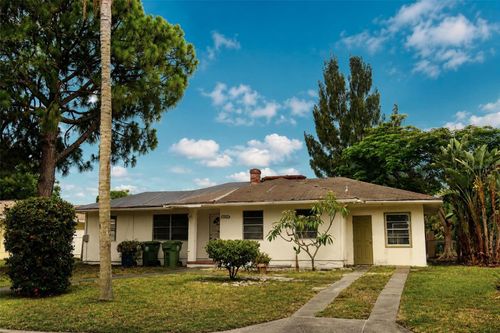 1302 28th St W, BRADENTON, FL, 34205-3926 | Card Image