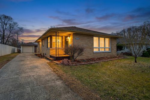 807 79th Street, Kenosha, WI, 53143 | Card Image