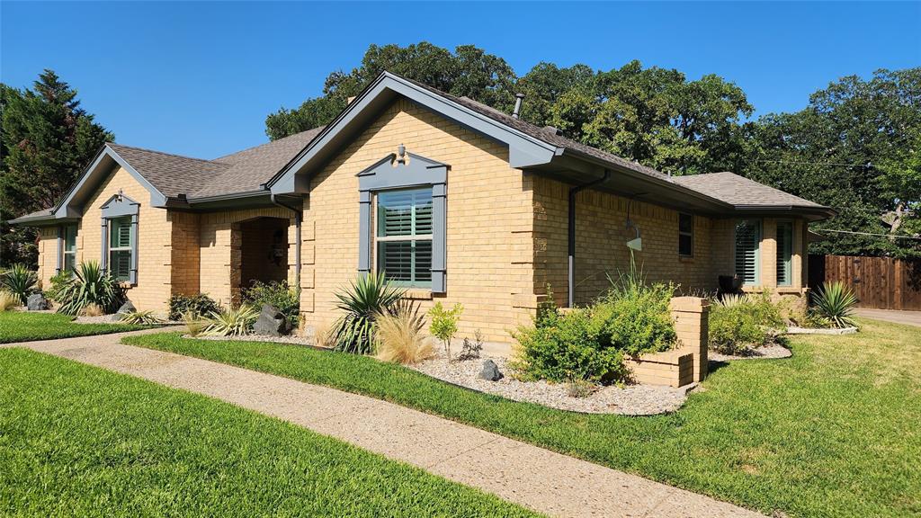 Stonehill Ct, Arlington, TX 76012