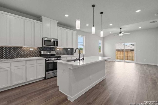 1932 Split Rock Rd, House other with 4 bedrooms, 4 bathrooms and null parking in New Braunfels TX | Image 6