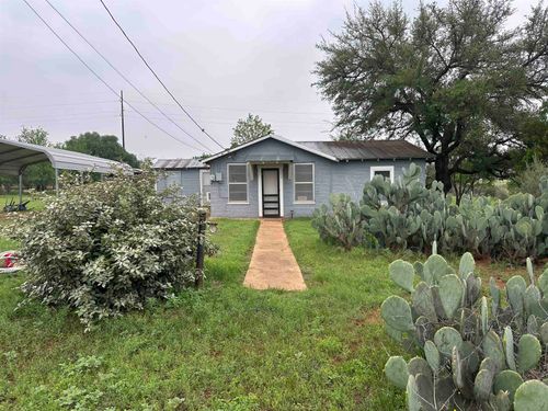 509 E Austin St, Llano, TX, 78643-1039 | Card Image