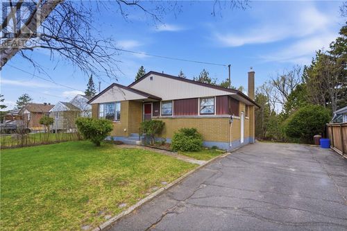1587 Crestmoor Rd, Sudbury, ON, P3A4M3 | Card Image