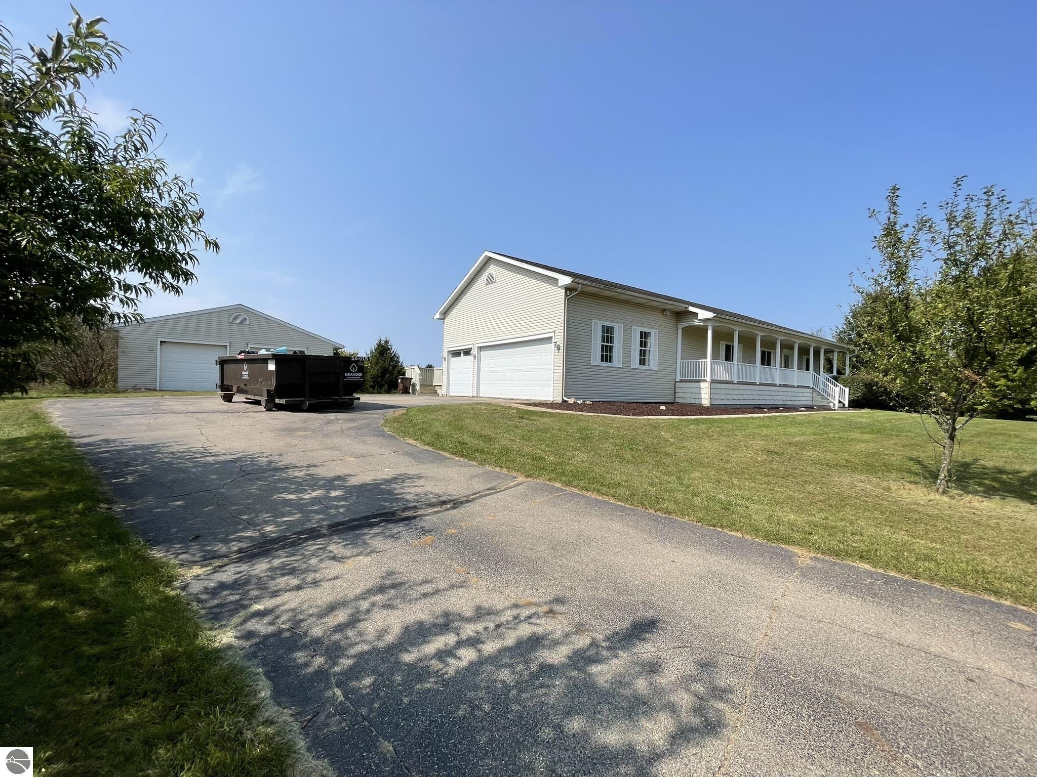 Burden Rd, Stockbridge, MI 49285