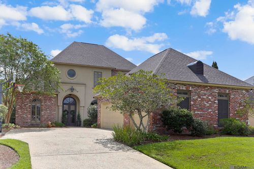 18556 Fairway Oaks Ct, Baton Rouge, LA, 70809-6751 | Card Image