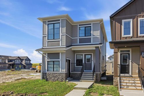 18 Chinook Winds Crt Sw, Airdrie, AB, T4B5X6 | Card Image