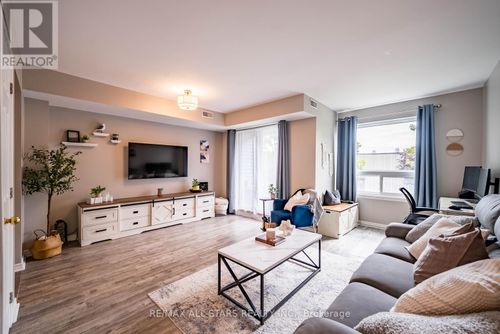 202-12455 9th Line, Stouffville, ON, L4A1J3 | Card Image