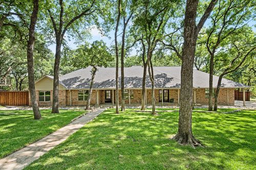 2335 Los Robles St, Grapevine, TX, 76051-4305 | Card Image