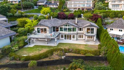 1342 Camridge Rd, House other with 5 bedrooms, 4 bathrooms and 2 parking in West Vancouver BC | Image 3