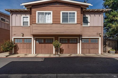 156 A Valley Oak Dr, Napa, CA, 94558-5666 | Card Image