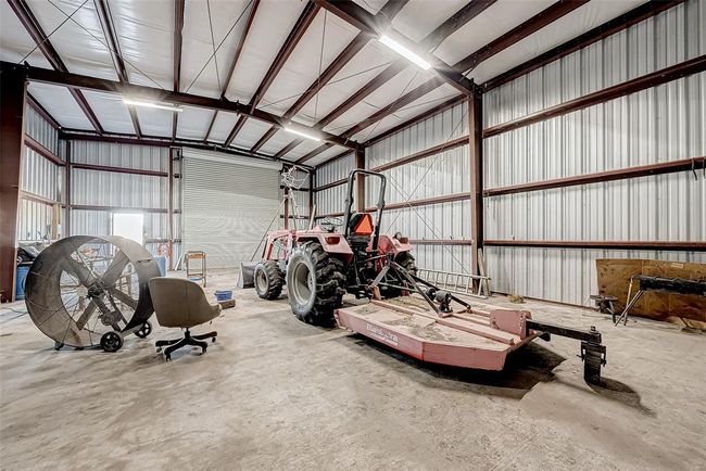 Needing space, this shop has it all! | Image 24