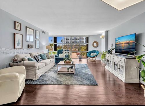 409-6423 Collins Ave, Miami Beach, FL, 33141-4640 | Card Image