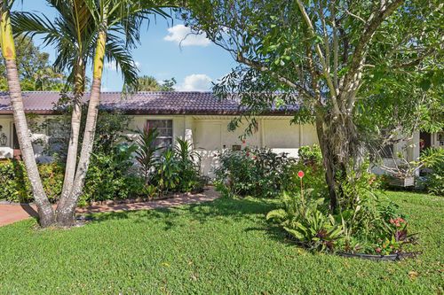 107 Lake Olive Dr, West Palm Beach, FL, 33411-3384 | Card Image