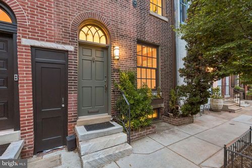 2415 Pine St, PHILADELPHIA, PA, 19103-6416 | Card Image