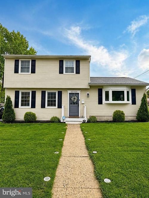 7 Wright Loop, WILLIAMSTOWN, NJ, 08094-1222 | Card Image